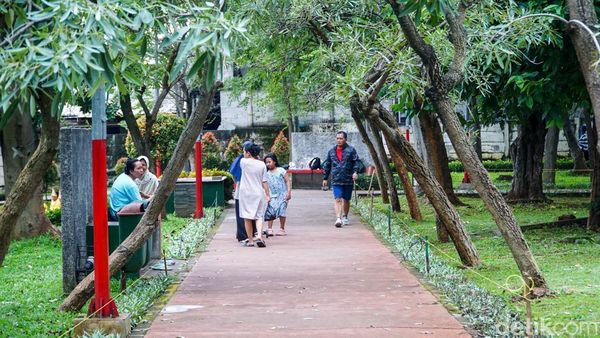Taman Kopi Pasar Rebo Jadi Tempat Favorit Warga Menikmati Sore