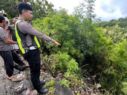 Truk Oleng Terjun ke Jurang Sedalam 15 Meter di Nusa Penida