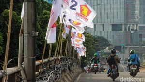 Bendera Parpol Masih Semrawut, Pemprov DKI Minta Sosialisasi