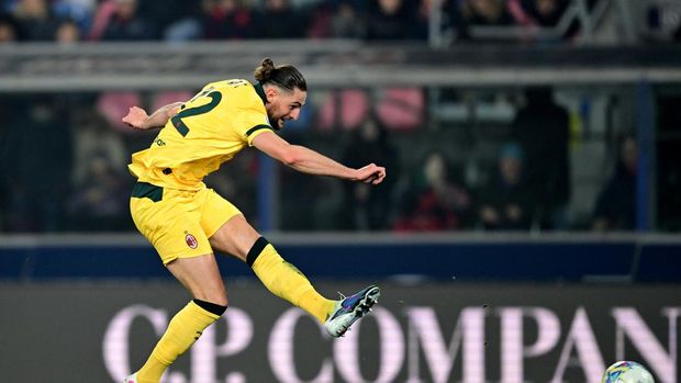 Bologna vs AC Milan Soccer Football - Serie A - Bologna v AC Milan - Stadio Renato Dall'Ara, Bologna, Italy - February 3, 2026 AC Milan's Adrien Rabiot scores their third goal REUTERS/Daniele Mascolo