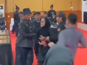 Massa Terobos Rapat Paripurna HUT ke-66 Bulukumba Tolak Proyek BPIC