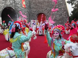 Turis Asing Banjiri China, Ikut Rayakan Tahun Baru Imlek