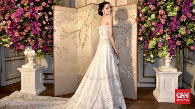 Inspirasi Asia dalam Dua Bahasa Couture Karya Miss Sohee dan Tamara Ralph