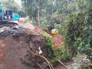 Jembatan di Pandeglang Amblas, Perbaikan Ditarget Beres Sebelum Ramadan