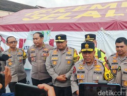 Hal yang Membuat Kapolda Jabar Lega Saat Tinjau Personel SAR Longsor Cisarua