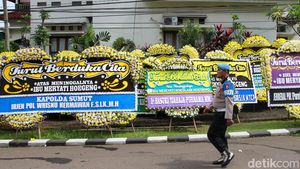 Karangan Bunga Terus Berdatangan Iringi Kepergian Eyang Meri