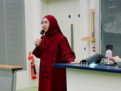 Oki Setiana Dewi Kuliah di Mesir, Ceramah hingga Inggris dan Asia Tenggara