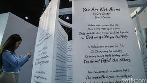 Peringati Hari Kanker Sedunia, Penyintas Berbagi Lewat Karya Seni