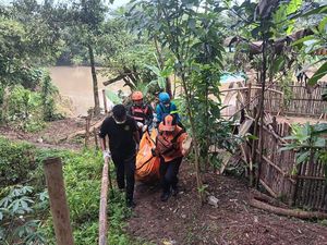 Pekerja Renovasi Jembatan di Bogor yang Jatuh ke Sungai Ditemukan Meninggal