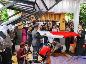 Prabowo Anugerahkan Tanda Kehormatan Bintang Bhayangkara Pratama ke Meri Hoegeng