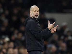 Pep Sindir Transfer Besar Tim-tim Rival: Ditunggu Trofinya Lo