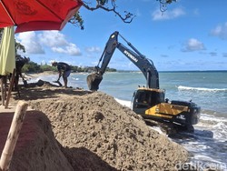 Pantai Kuta Terus Tergerus Abrasi