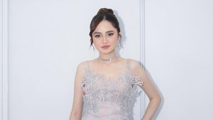 Potret Syifa Hadju Tampil Dreamy Dengan Mini Dress Motif Kupu-kupu, Memukau!