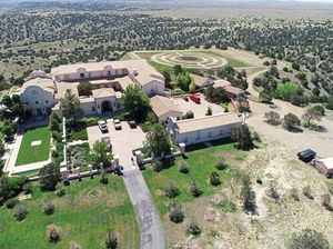 Lebih Gelap dari Pulau Pedofil, Ini Fakta Ngeri Peternakan Mewah Epstein