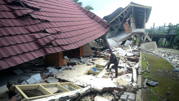 Tanah Bergerak Guncang Tegal, Sekolah dan Pesantren Ikut Terdampak