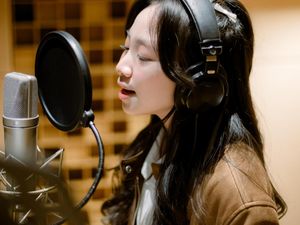 Etenia Croft Kolaborasi Bareng Farel Prayoga Rilis Peganglah Tanganku