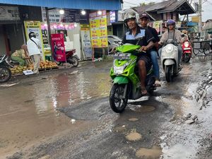 Warga Banjarmasin Heran, Jalan Sudah Diaspal Malah Tambah Rusak
