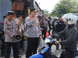Ratusan Pesilat-Tukang Becak di Magetan Lepas AKBP Erik ke Mojokerto
