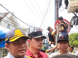 Giliran Kabel Ilegal di Tiang PJU Ditertibkan Satgas Infrastruktur Jember