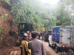 Tebing 10 Meter Longsor di Salawu, Jalur Tasik-Garut Tersendat