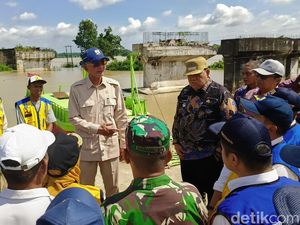 Menteri PU Tinjau Lokasi Pelajar Lampung Seberangi Sungai dengan Getek