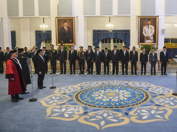 Prabowo Lantik Adies Kadir Jadi Hakim MK dan Juda Agung Wakil Menteri Keuangan