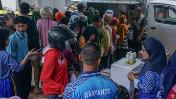 Berita dari Detik Finance: Antusias Warga Batang Berburu Sembako Murah Menjelang Puasa