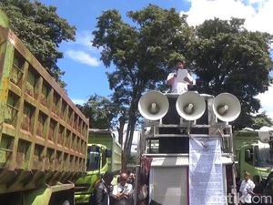 Pekerja Tambang Kepung Gedung Sate, Tuntut Kepastian Nasib