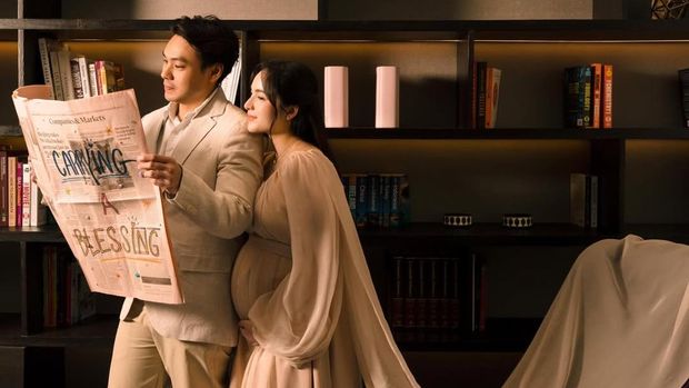 Chelsea Islan hamil anak pertama.