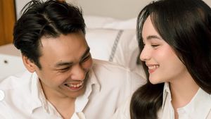 Potret Chelsea Islan Umumkan Kehamilan, Pamer Bare Baby Bump yang Sudah Besar