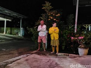Kuatnya Gempa Pacitan Bikin Warga Keluar Rumah