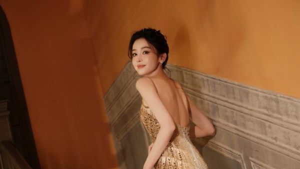 Gaya Guli Nazha di Weibo Night 2026 Sebelum Jatuh Setelah Terima Penghargaan