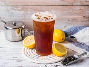 Wanita Ini Syok Beli Lemon Tea Rp 50 Ribu Disajikan Pakai Gelas Plastik