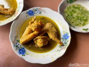 Opor Ayam Kuning Betawi H. Saadih: Setia Jual Satu Menu Sejak 1970-an