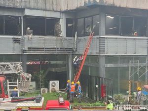 Kebakaran Pabrik Karoseri di Bogor Diduga Akibat Korsleting Listrik