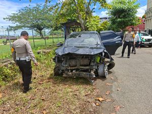 Lagak Pelajar SMA Ngebut Pakai Fortuner Pemkab Mamuju Bikin Orang Celaka