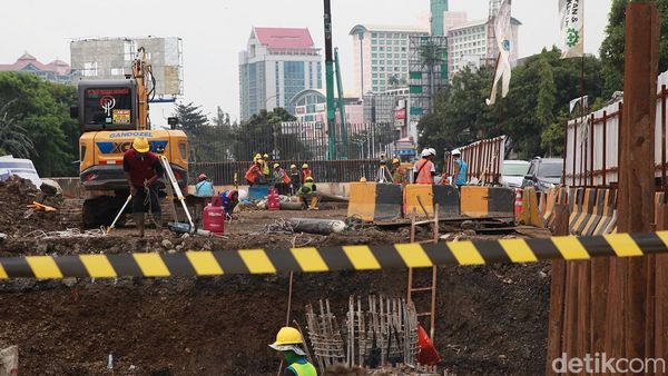 Proyek Flyover Latumenten Dikebut untuk Urai Macet Simpang Rel
