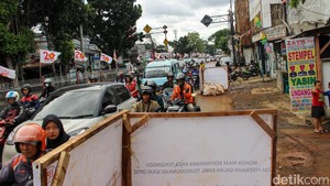 Proyek Galian Picu Kemacetan Panjang di Jalan Raya Bogor