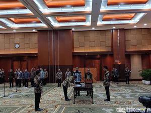 Purbaya Rombak Puluhan Pegawai Pajak