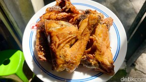 Rahasia Lezat Nasi Uduk Betawi, Ternyata Pakai Jenis Ayam Goreng Ini