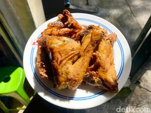 Rahasia Lezat Nasi Uduk Betawi, Ternyata Pakai Jenis Ayam Goreng Ini