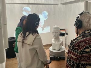 Alat Bantu Dengar Pun Kini Dilengkapi AI, Fungsinya Apa?