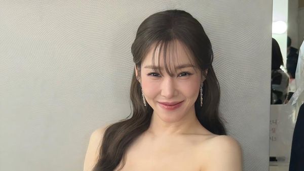 Tiffany SNSD Pamer Foto Kerjaan, Cincin di Jari Manis Jadi Sorotan