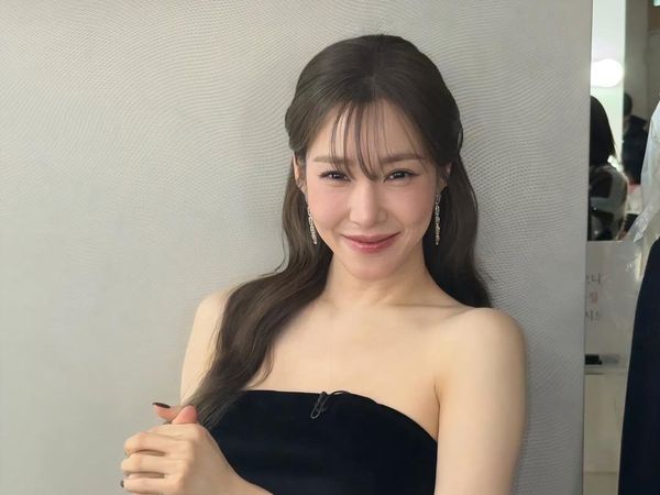 Tiffany SNSD Pamer Foto Kerjaan, Cincin di Jari Manis Jadi Sorotan