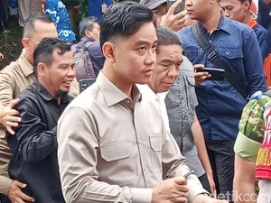 Video: Respons Pandji Pragiwaksono soal Didukung Gibran untuk Terus Berkarya