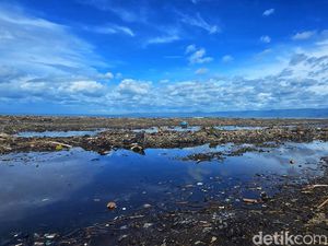 Video: Surga Peselancar di Pesisir Talanca yang Kini Terkubur Sampah