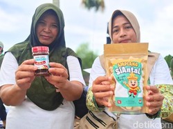 Ibu-ibu Desa Liagu Pamer Produk Andalan ke Menhut Meski Tanpa Rumah Produksi
