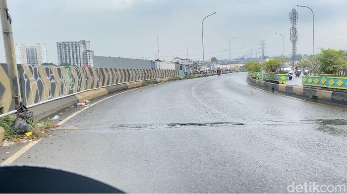 Flyover Ciputat di Tangerang Selatan Dikit Dipertanyakan Kondisinya