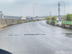 Warga Keluhkan Lubang di Flyover Ciputat Bikin Pemotor Jatuh, Minta Diperbaiki