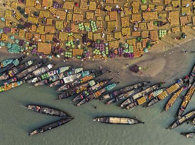 Pasar Musim Dingin di Tepi Sungai Surma, Denyut Ekonomi Pagi Warga Sylhet